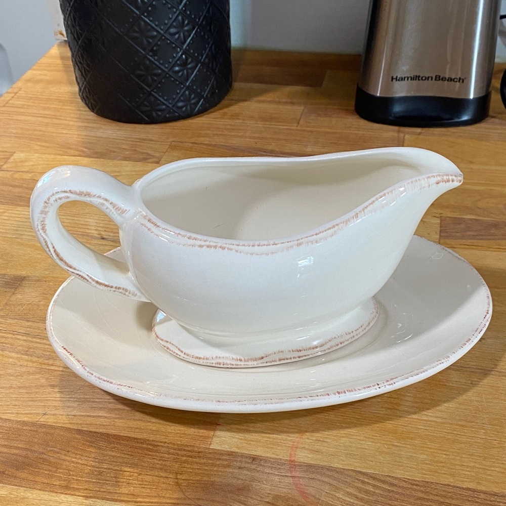 Better Homes And Gardens Cream Gravy Boat with Saucer